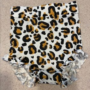 Spearmint love leopard bloomers 3-6 EUC